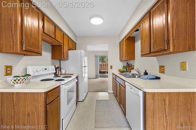 4991 Crooks Road, Royal Oak, MI 48073