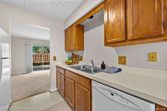 4991 Crooks Road, Royal Oak, MI 48073