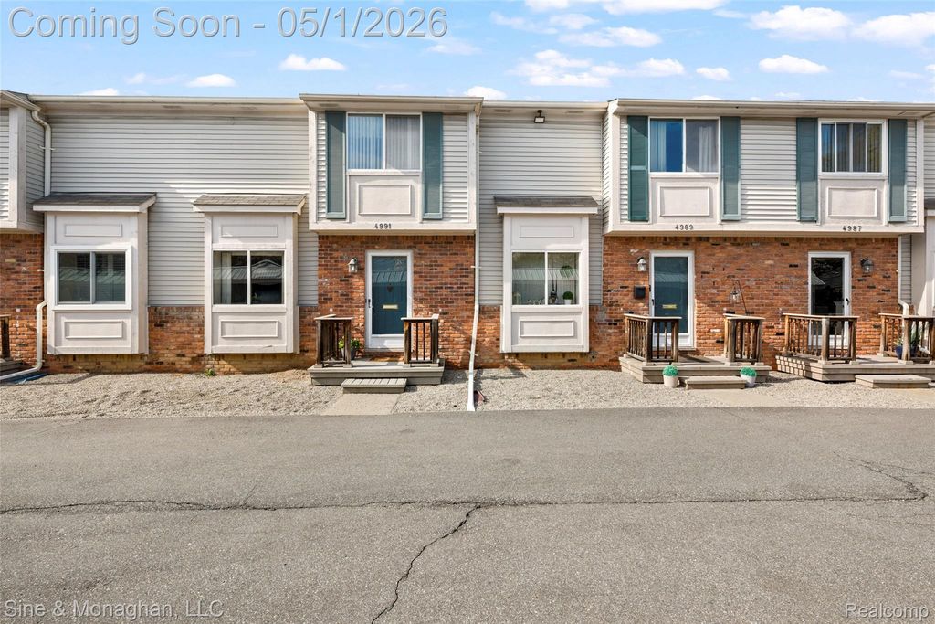 4991 Crooks Road, Royal Oak, MI 48073