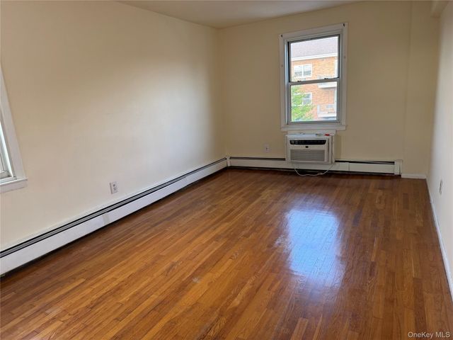120 S Park Avenue 2-B, Rockville Centre, NY 11570