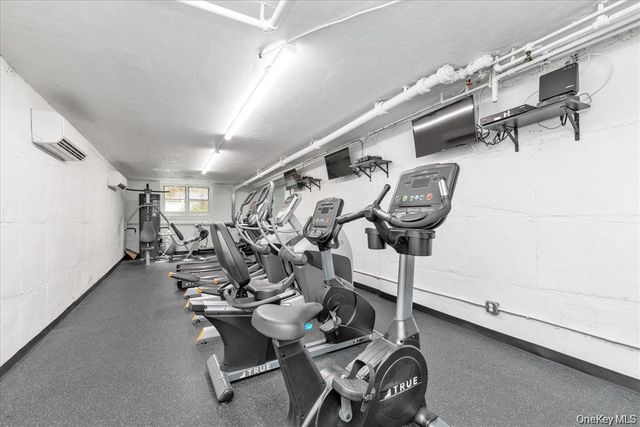 120 S Park Avenue 2-B, Rockville Centre, NY 11570