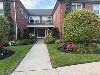 120 S Park Avenue 2-B, Rockville Centre, NY 11570