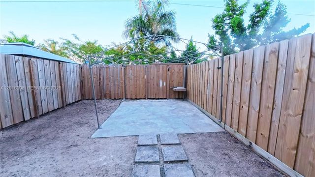 1232 NE 5th CT, Florida City, FL 33034