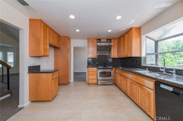 8 Quiet Hollow Road, Phillips Ranch, CA 91766