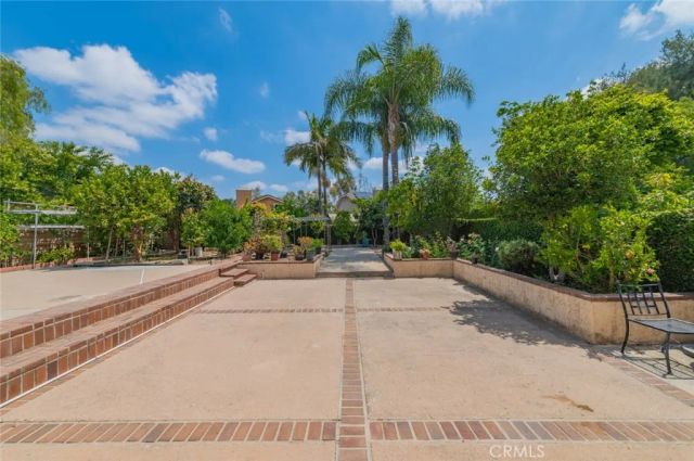 8 Quiet Hollow Road, Phillips Ranch, CA 91766
