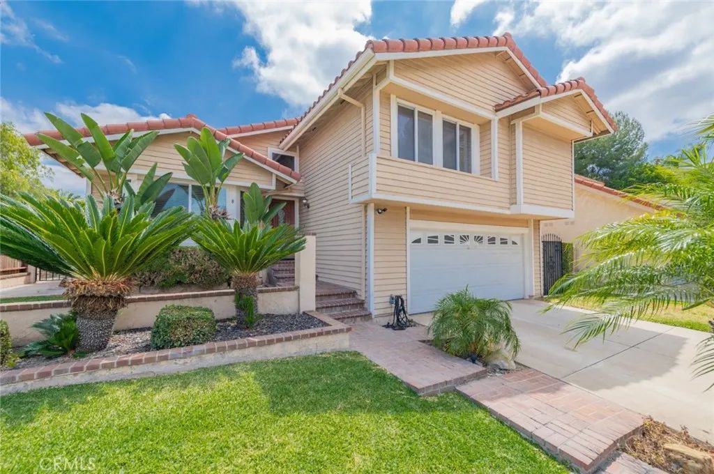 8 Quiet Hollow Road, Phillips Ranch, CA 91766