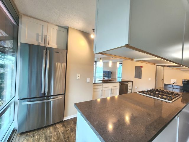 9655 Woods Drive 512, Skokie, IL 60077