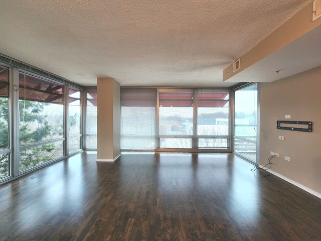 9655 Woods Drive 512, Skokie, IL 60077