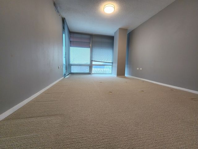 9655 Woods Drive 512, Skokie, IL 60077