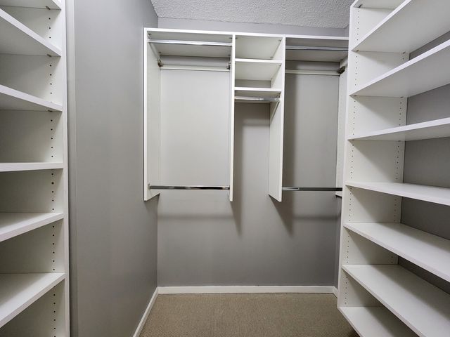 9655 Woods Drive 512, Skokie, IL 60077