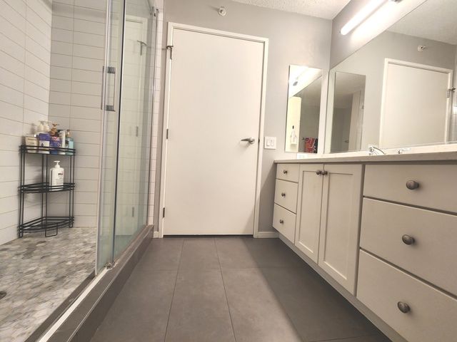 9655 Woods Drive 512, Skokie, IL 60077