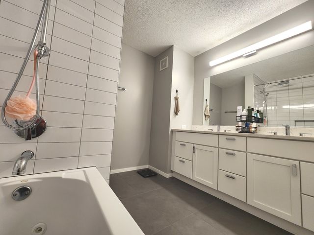 9655 Woods Drive 512, Skokie, IL 60077