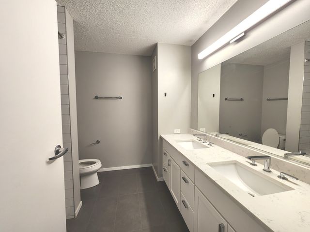 9655 Woods Drive 512, Skokie, IL 60077