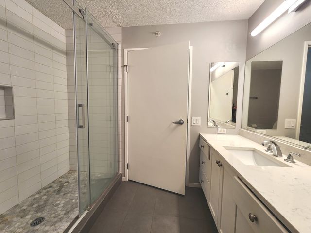 9655 Woods Drive 512, Skokie, IL 60077