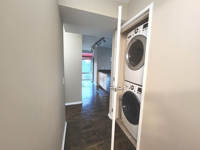 9655 Woods Drive 512, Skokie, IL 60077