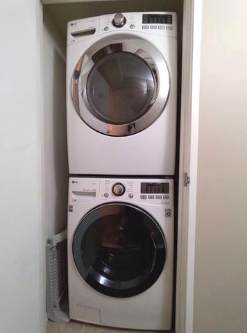 9655 Woods Drive 512, Skokie, IL 60077