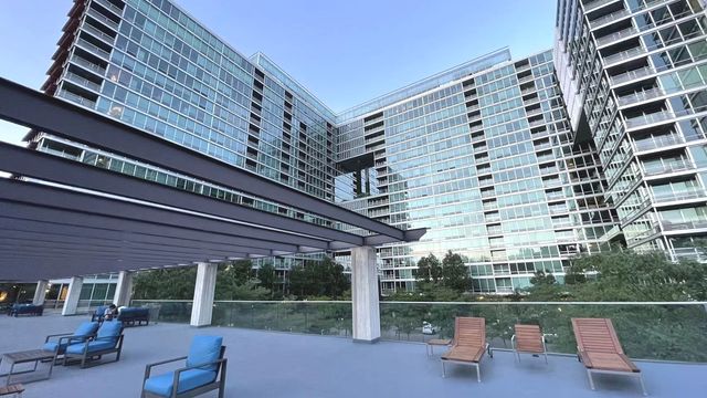 9655 Woods Drive 512, Skokie, IL 60077