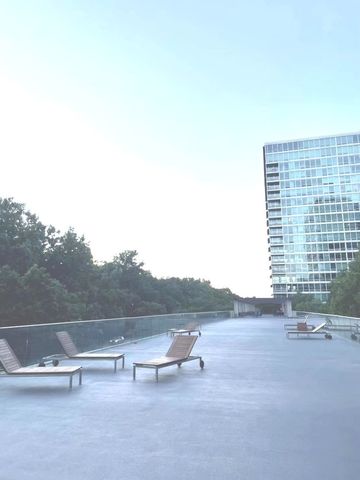 9655 Woods Drive 512, Skokie, IL 60077