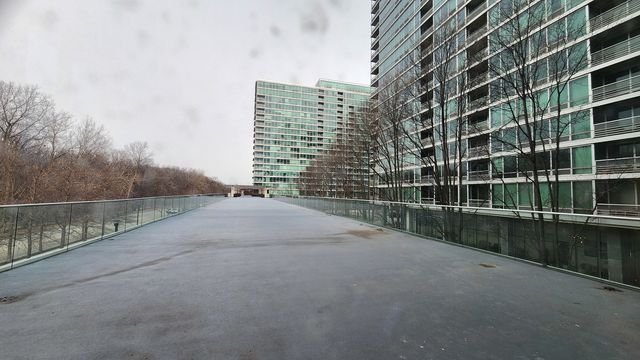 9655 Woods Drive 512, Skokie, IL 60077