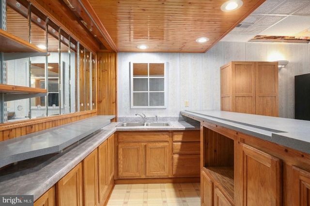 808 CRESTHILL RD, Fredericksburg, VA 22405