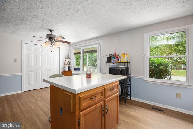808 CRESTHILL RD, Fredericksburg, VA 22405