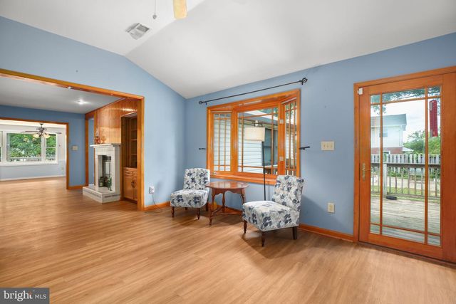 808 CRESTHILL RD, Fredericksburg, VA 22405