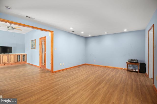 808 CRESTHILL RD, Fredericksburg, VA 22405