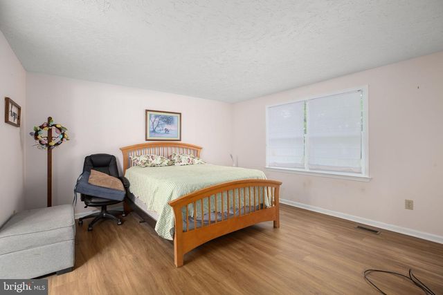 808 CRESTHILL RD, Fredericksburg, VA 22405