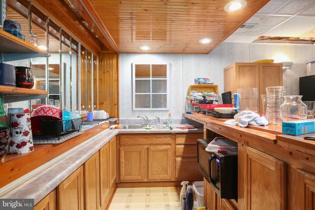 808 CRESTHILL RD, Fredericksburg, VA 22405