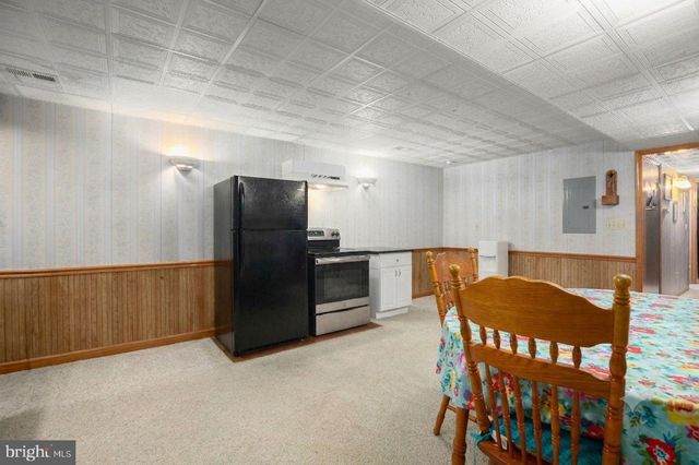 808 CRESTHILL RD, Fredericksburg, VA 22405