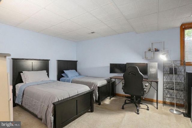 808 CRESTHILL RD, Fredericksburg, VA 22405