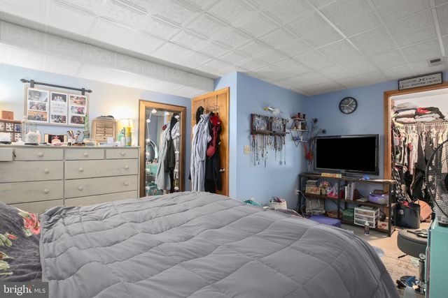 808 CRESTHILL RD, Fredericksburg, VA 22405