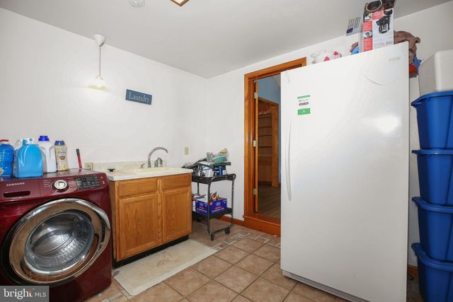 808 CRESTHILL RD, Fredericksburg, VA 22405