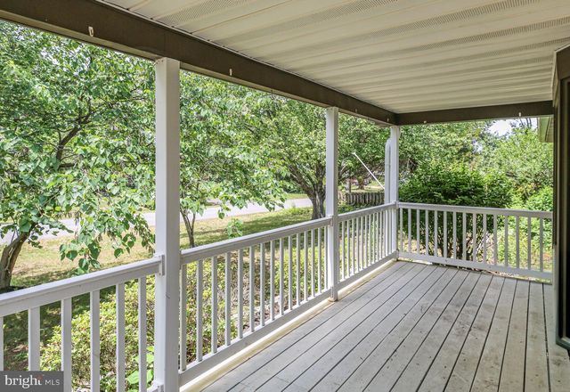 808 CRESTHILL RD, Fredericksburg, VA 22405