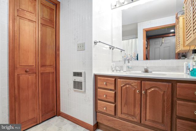 808 CRESTHILL RD, Fredericksburg, VA 22405