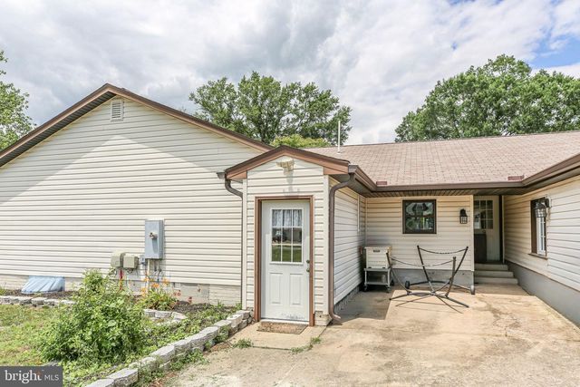 808 CRESTHILL RD, Fredericksburg, VA 22405