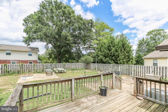 808 CRESTHILL RD, Fredericksburg, VA 22405