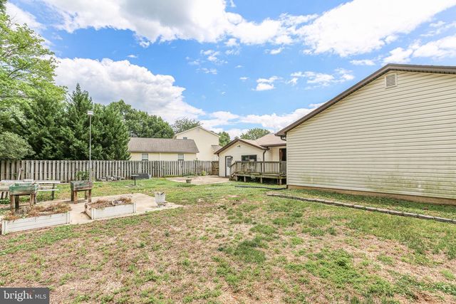 808 CRESTHILL RD, Fredericksburg, VA 22405