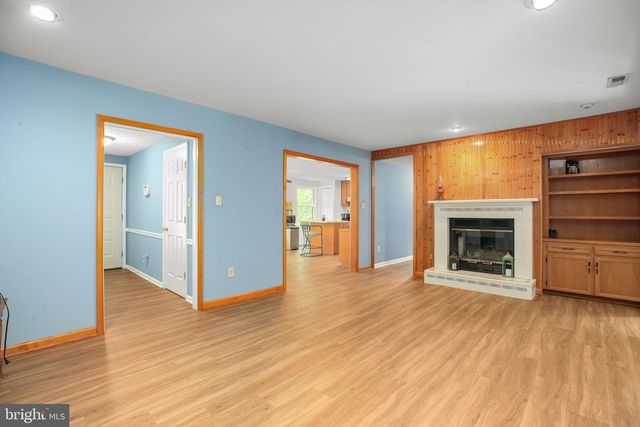 808 CRESTHILL RD, Fredericksburg, VA 22405