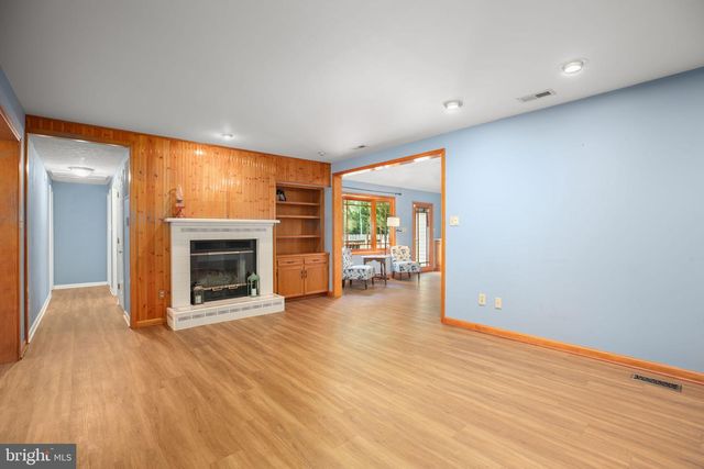 808 CRESTHILL RD, Fredericksburg, VA 22405