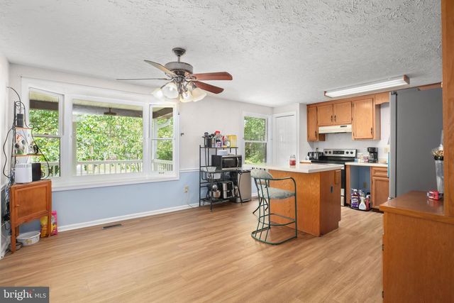 808 CRESTHILL RD, Fredericksburg, VA 22405