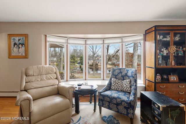 864 Breezy Oaks Drive, Toms River, NJ 08753