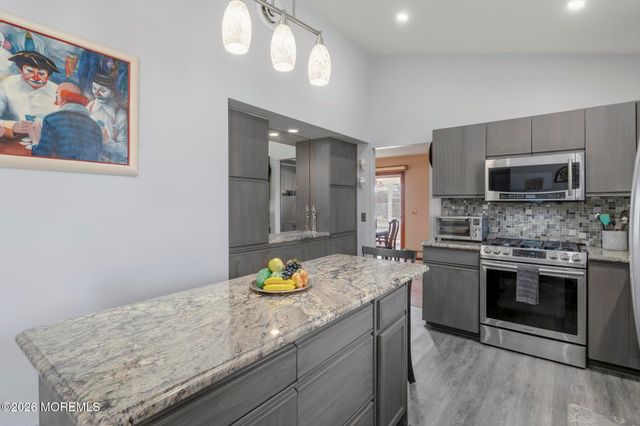 864 Breezy Oaks Drive, Toms River, NJ 08753