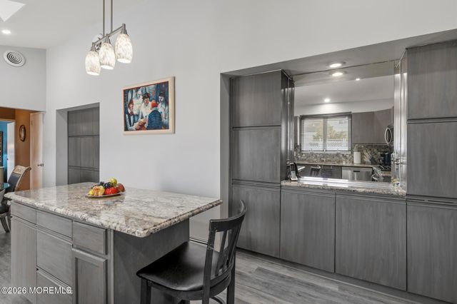 864 Breezy Oaks Drive, Toms River, NJ 08753