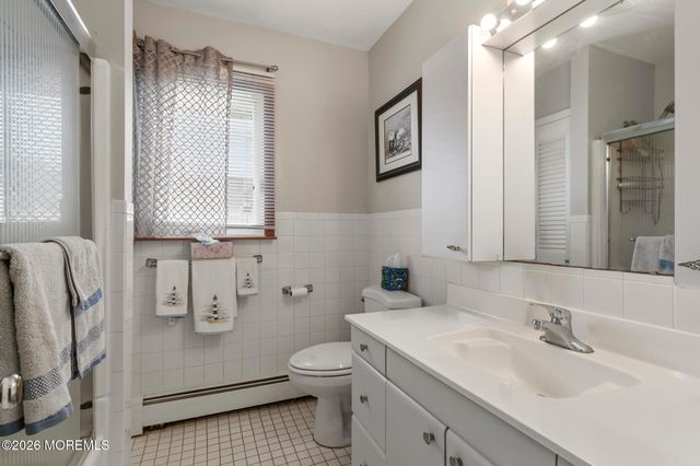 864 Breezy Oaks Drive, Toms River, NJ 08753