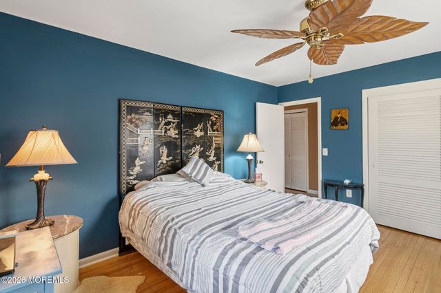 864 Breezy Oaks Drive, Toms River, NJ 08753