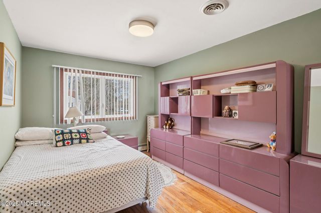 864 Breezy Oaks Drive, Toms River, NJ 08753