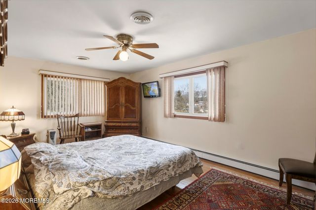 864 Breezy Oaks Drive, Toms River, NJ 08753