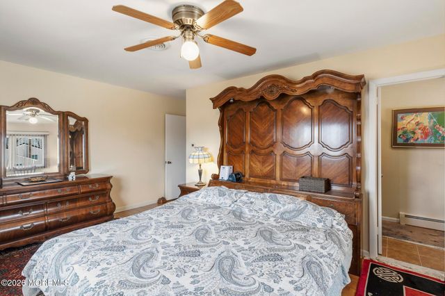 864 Breezy Oaks Drive, Toms River, NJ 08753