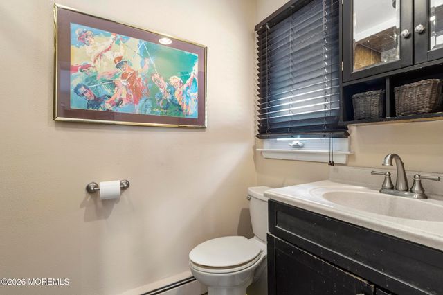 864 Breezy Oaks Drive, Toms River, NJ 08753